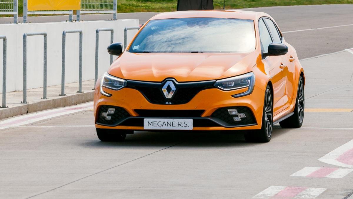 Comisia Europeană aprobă planul Franţei pentru creditarea companiei Renault