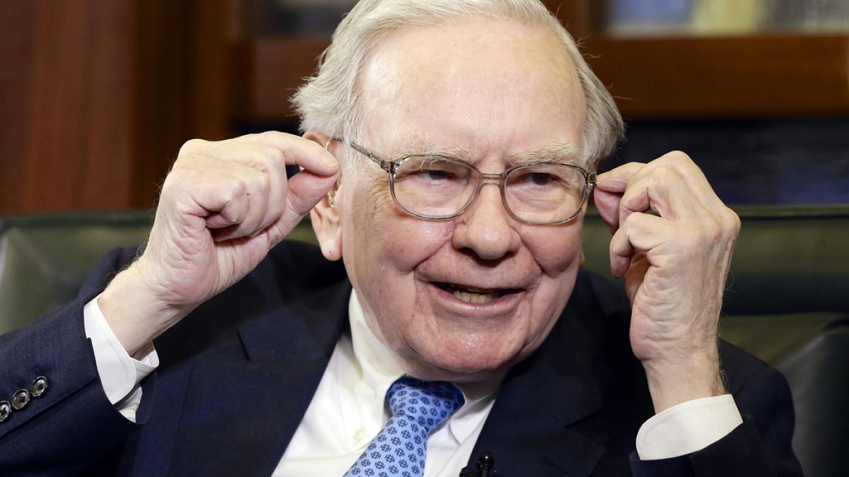 Warren Buffet şi-a vândut toate activele din companiile aeriene pe motiv că „lumea s-a schimbat”