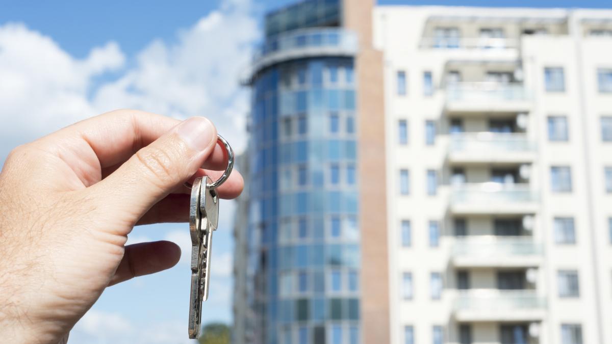 Proprietarii de apartamente mențin prețul sus