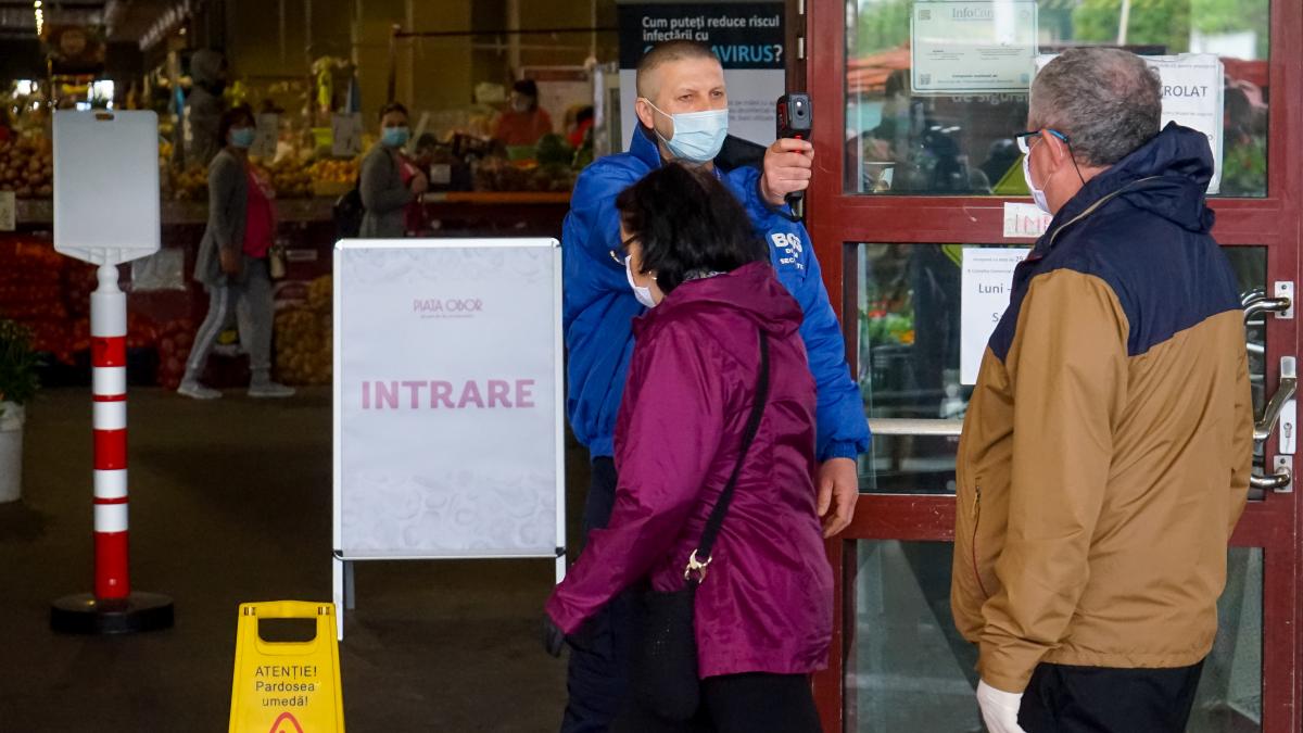 Nu mai poți intra în Piața Obor, dacă ai febră