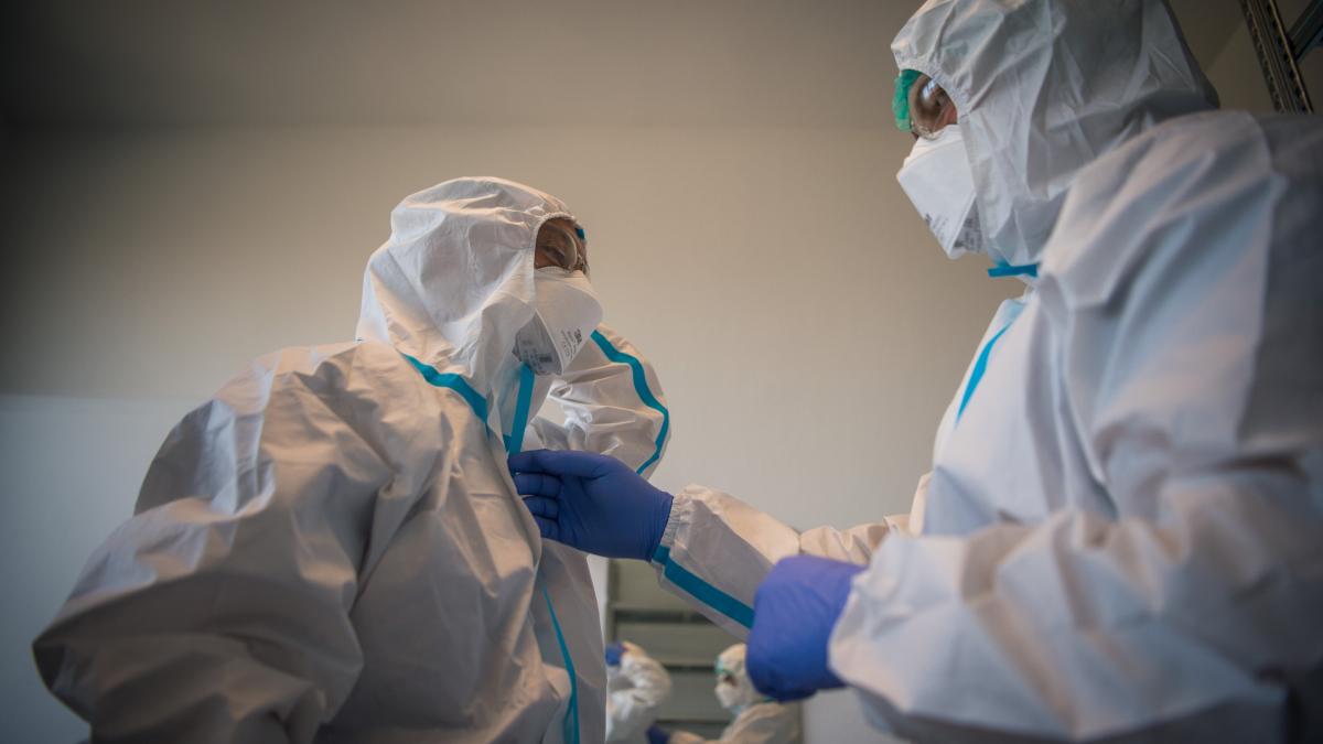 Încă nouă decese la pacienți cu COVID-19 în România. Bilanțul ajunge la 991