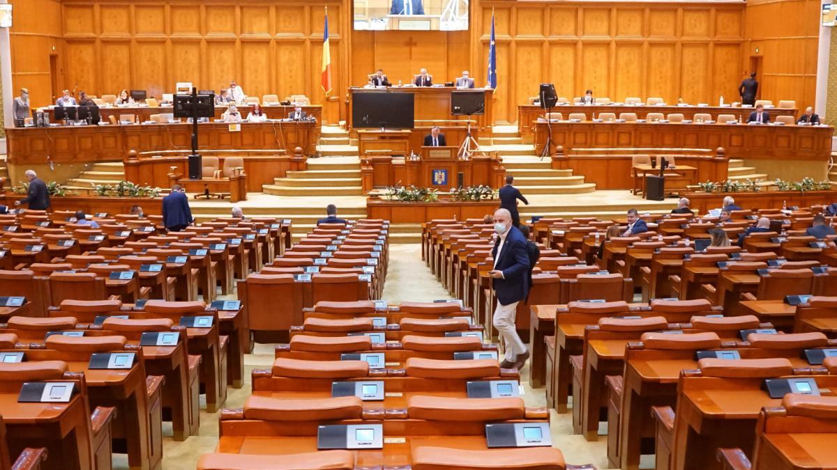 update hotararea guvernului privind incuviintarea starii de alerta a fost adoptata de parlament