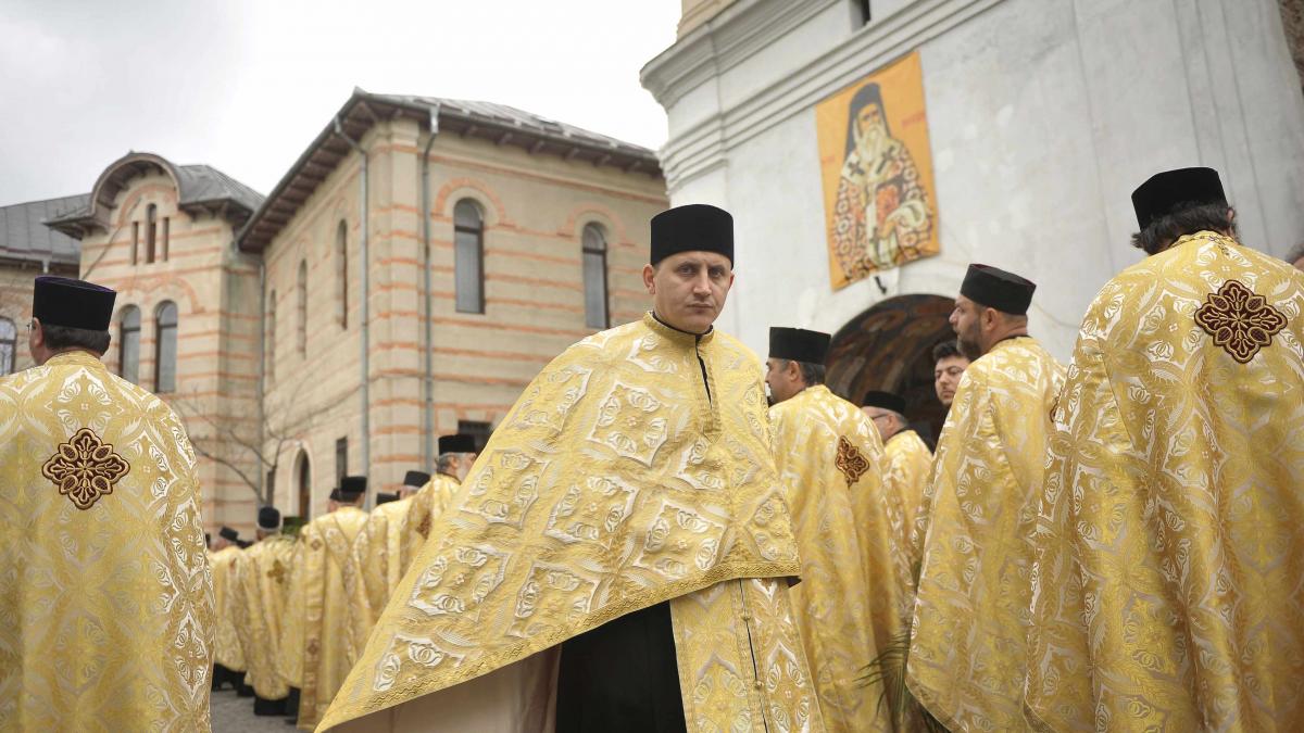 Decizie RADICALĂ luată de BOR după scandalul în care a fost implicat fostul episcop de Huși