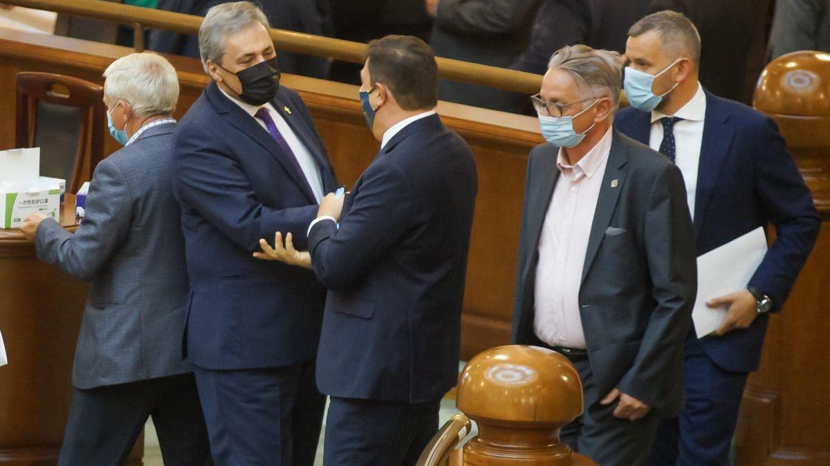 Senator USR: Asistăm la un teatru prost, regizat de PSD și jucat de niște actori mediocri de la PNL