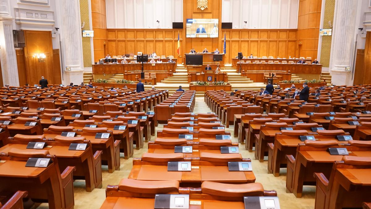 Proiectul UDMR de declarare a zilei de 15 martie sărbătoare a comunităţii maghiare, retrimis la comisie
