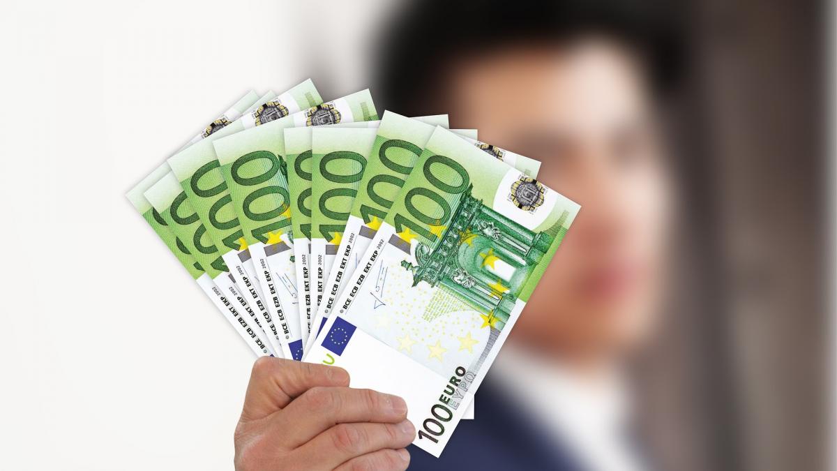 Granturi între 40.000 și 100.000 de euro pentru studenții care vor să devină antreprenori
