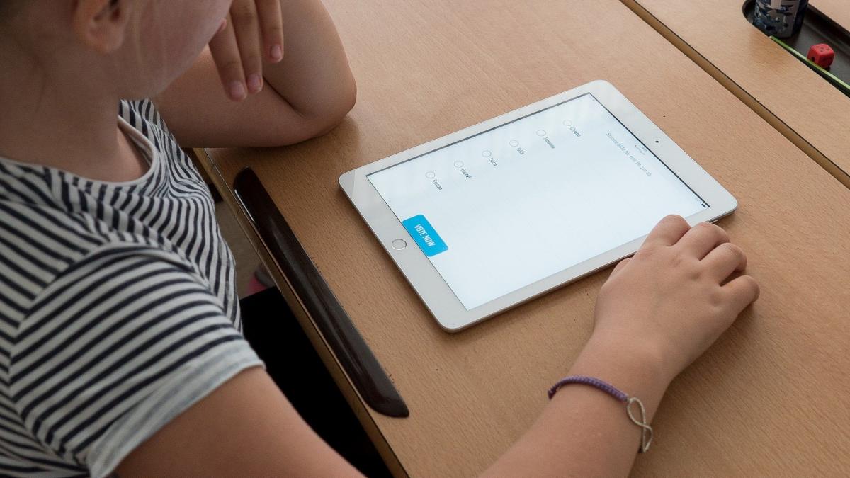 UNICEF: Accesul inegal la învățământul de la distanță adâncește criza educației