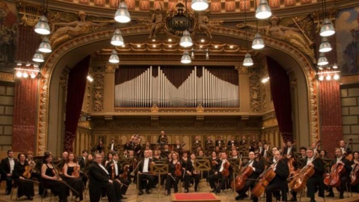 Beethoven și Berlioz în programul stagiunii online, sub conducerea lui Gabriel Bebeșelea