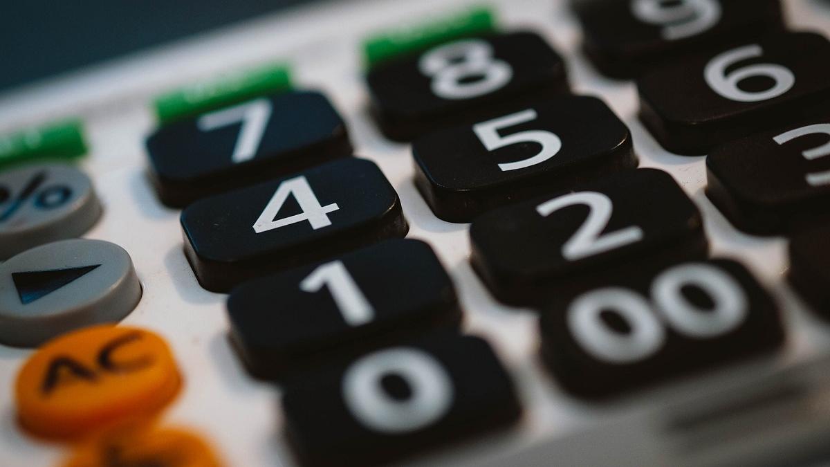 CFA: Deficit bugetar estimat la 8,5%