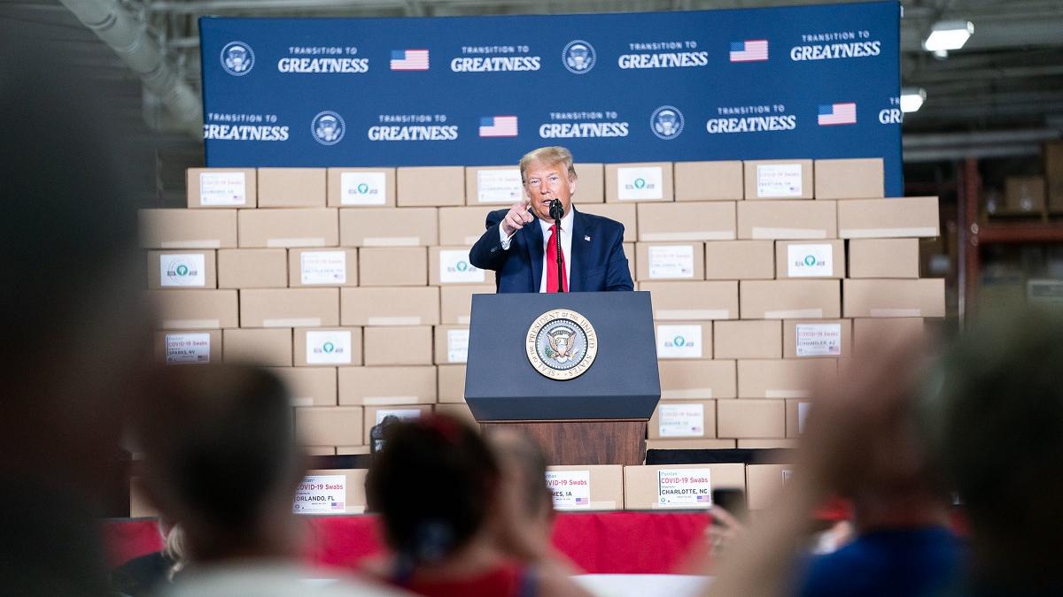 Încă două persoane din echipa de campanie a lui Donald Trump, confirmate cu noul coronavirus