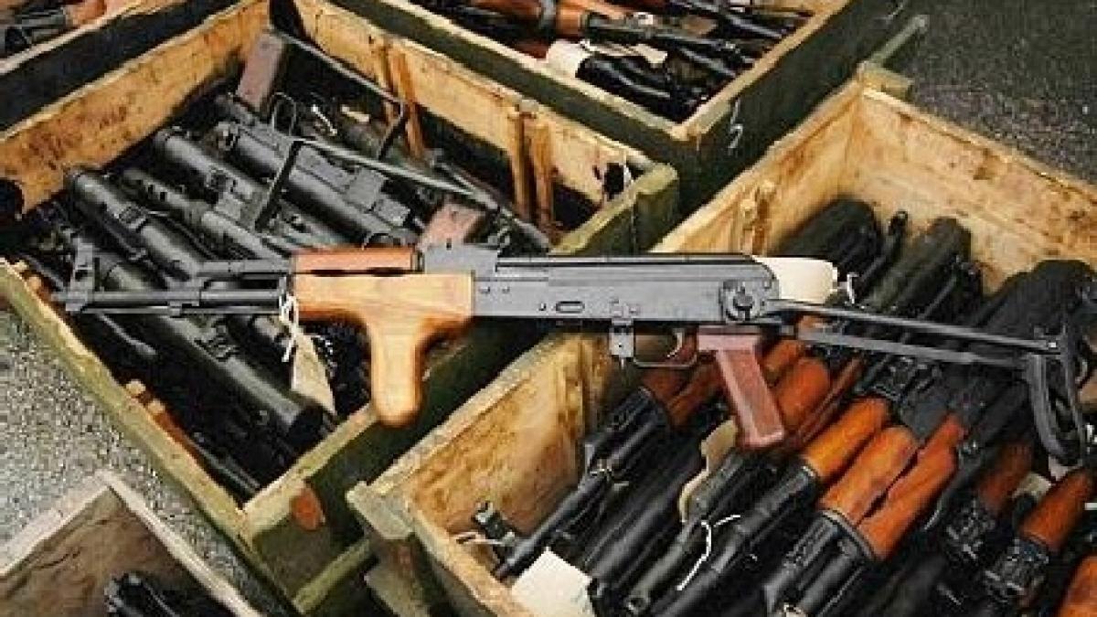 Arme şi muniţii, deţinute ilegal de un hunedorean în vârstă de 40 de ani