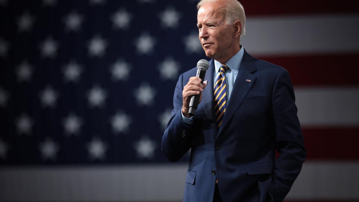 Joseph Biden, cu un picior la Casa Albă