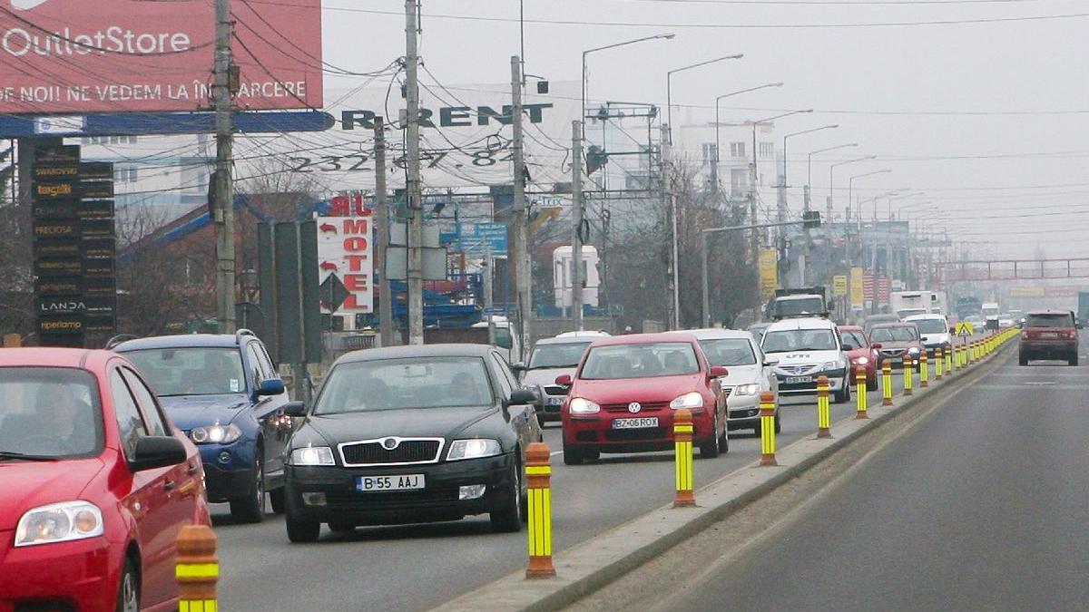 Infotrafic: Aglomeraţie pe DN 1, pe sensul de urcare spre staţiunile montane