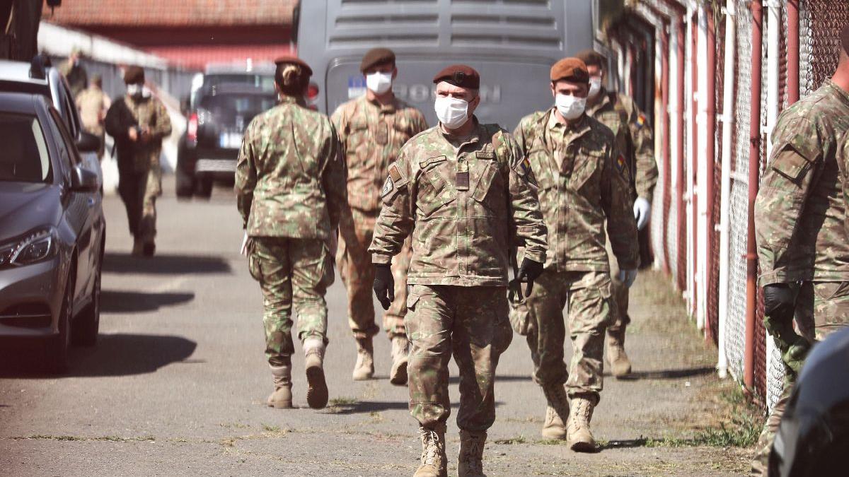 Probleme la Timișoara. Spitalul militar mobil de pe stadionul CFR a rămas fără locuri libere la 4 zile de la deschidere