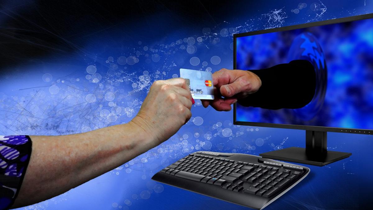 Cumpărăturile online au crescut cu 44% în primul semestru din 2020
