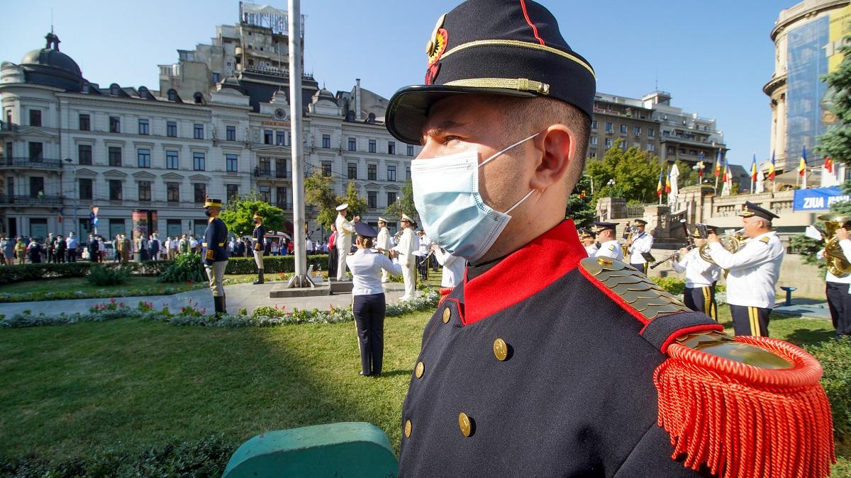 Ziua Imnului: paradă militară şi concert în vârf de munte