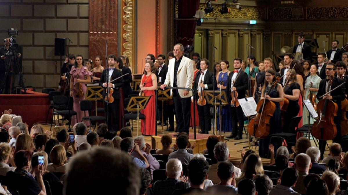 Alexandru Tomescu şi Orchestra Română De Tineret Dirijată De Cristian ...