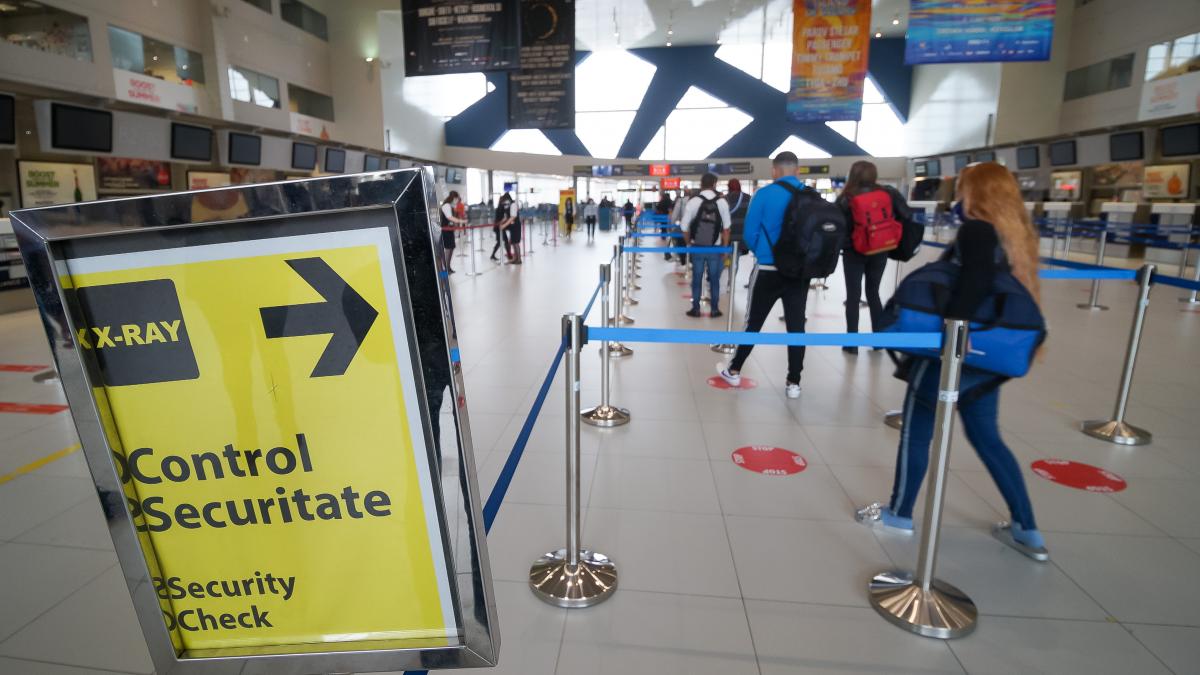 OMS: Persoanele vulnerabile să evite călătoriile