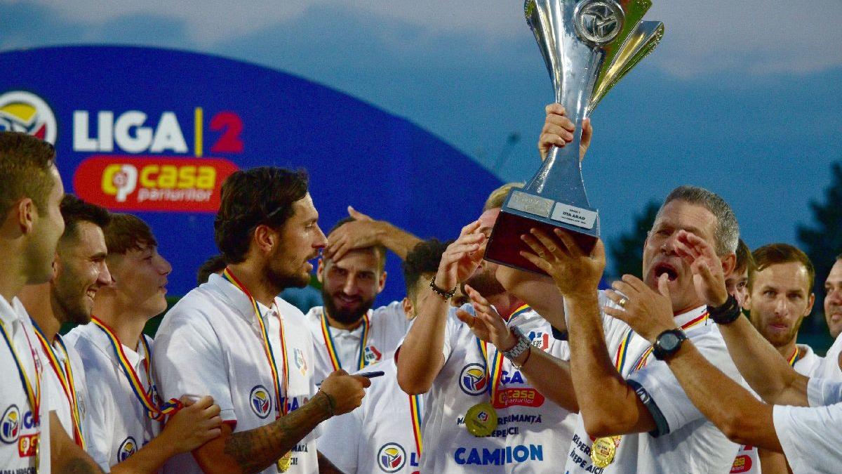 UTA și FC Argeș, umăr la umăr după 48 de ani