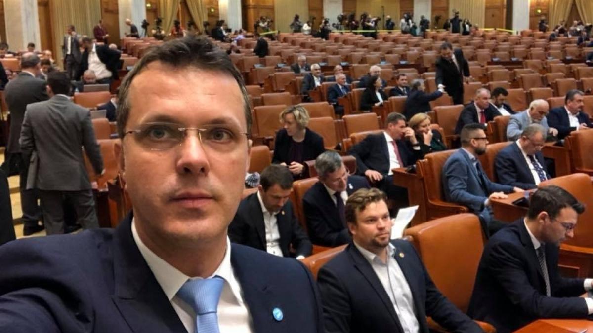 USR: În ultimele zile, peste 30 primari PSD au plecat la PNL. Pesedismul supraviețuiește