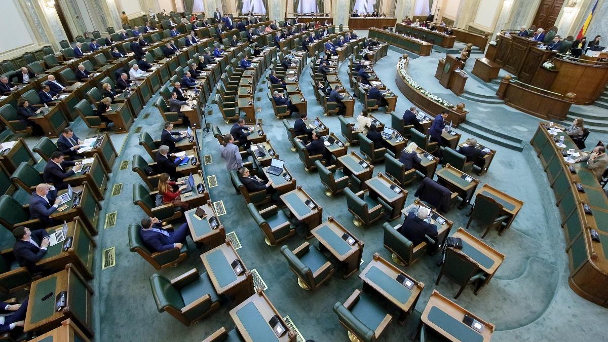 Lovitură pentru Guvernul Orban. Senatul a respins OUG care majora etapizat alocațiile copiilor