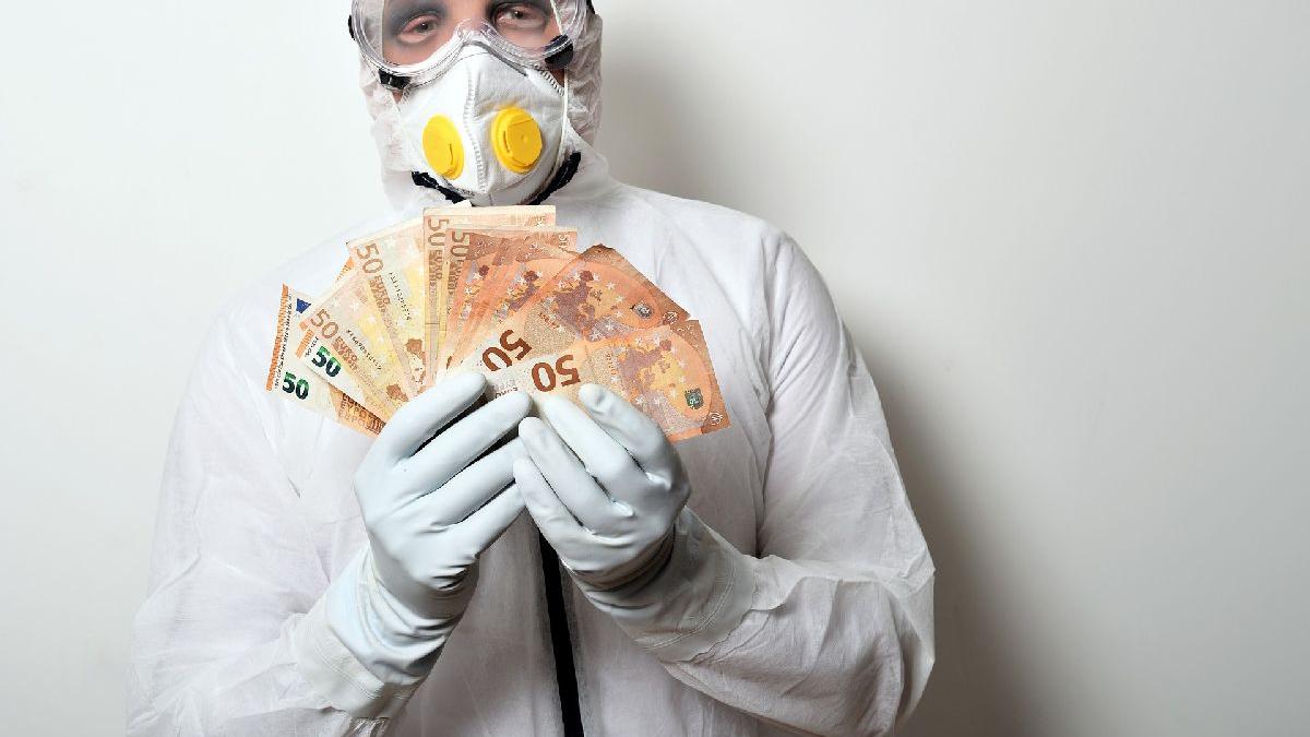 Tablou de bord: economia merge din gard în gard