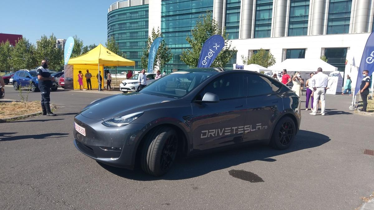Mașină pe comandă. Cu cât se vinde o Tesla Y