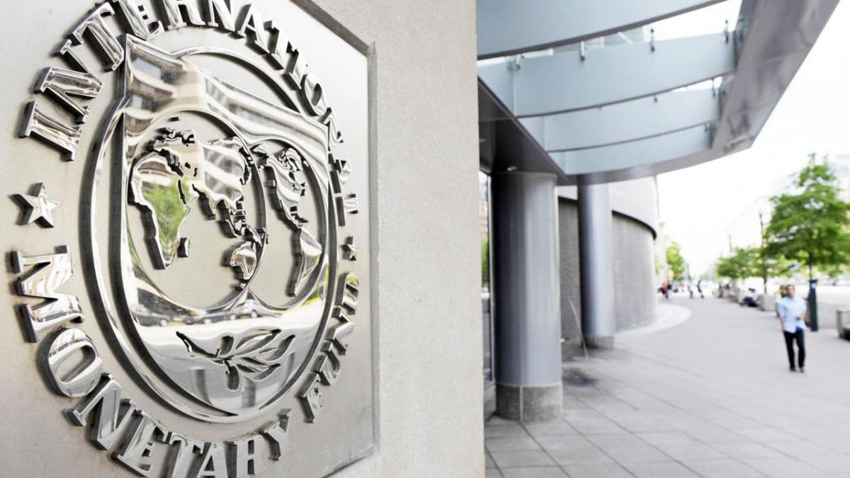 FMI își revizuiește estimările privind criza economică globală