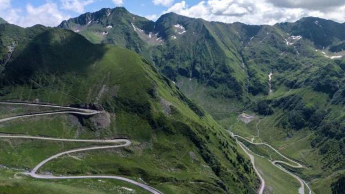 Transalpina se închide sâmbătă și duminică pe un sector de 3 kilometri pentru Campionatul Național de Drift