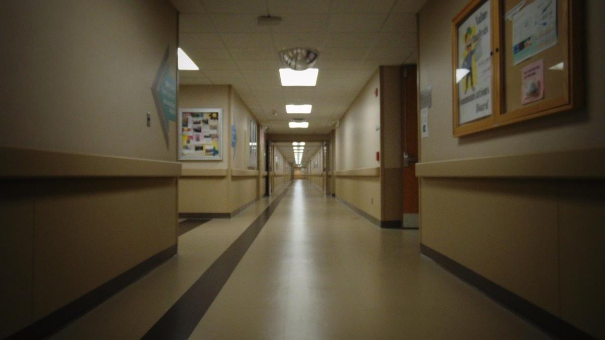 Alte trei clase de elevi din Bistrița-Năsăud au fost mutate în scenariul roșu