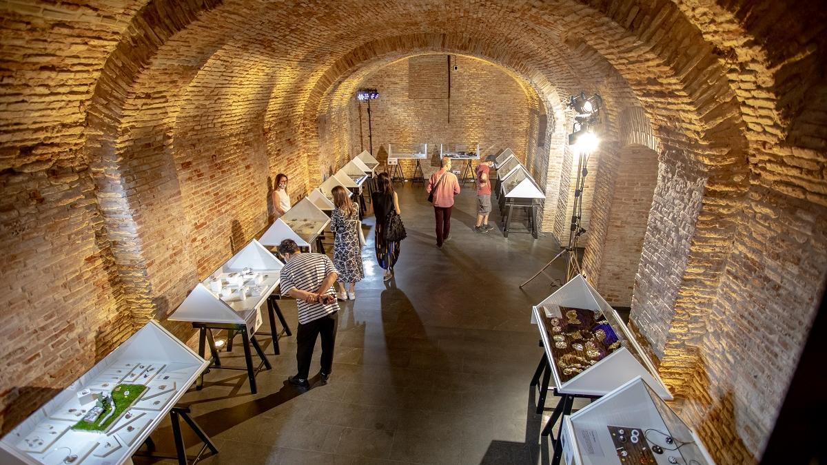 Bijuteria contemporană, artă la purtător