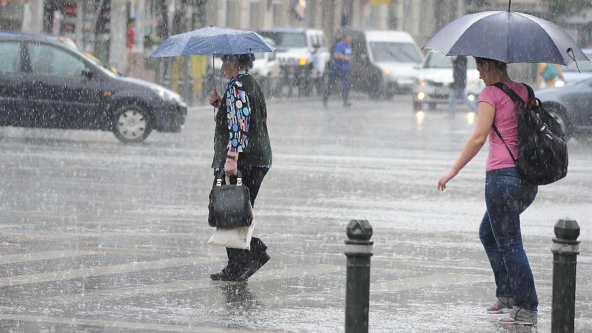 Vești proaste de la meteorologi: Ploi abundente și vijelii în cea mai mare parte a țării