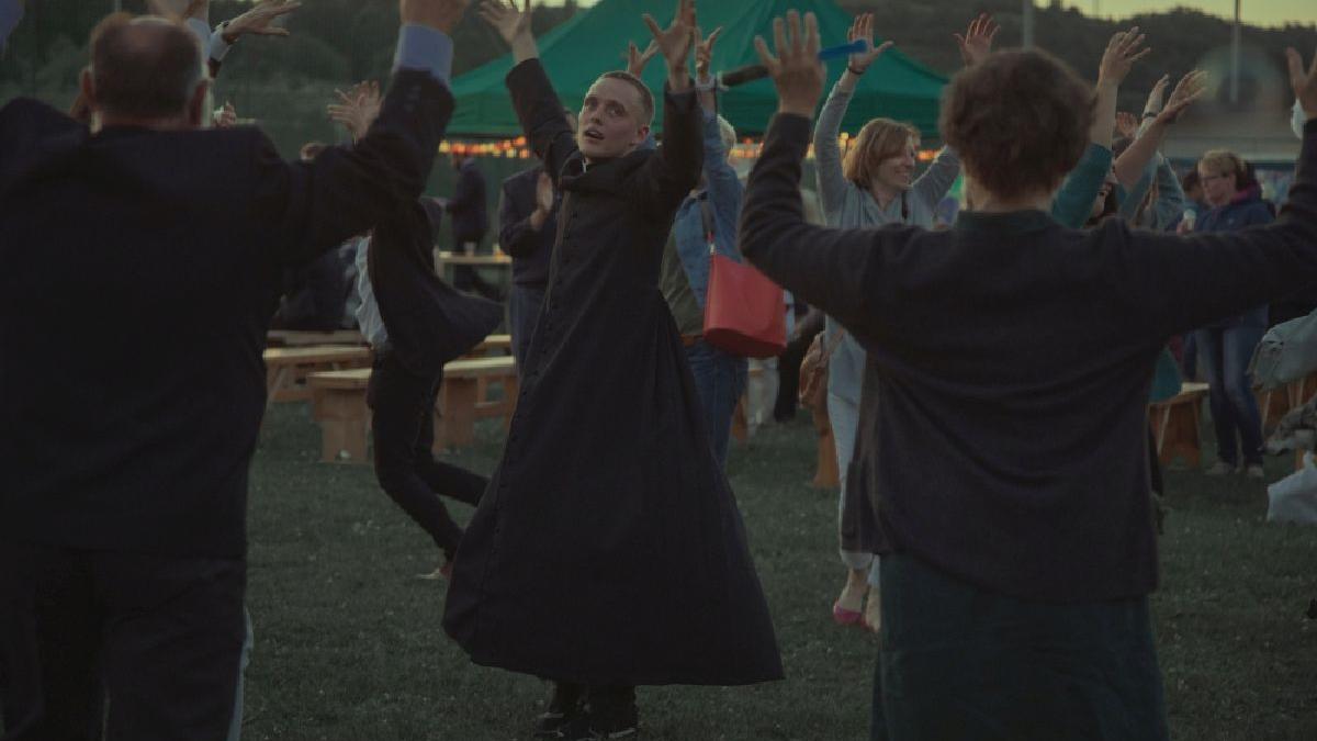 În ciuda închiderii cinematografelor din București, filmul Corpus Christi va avea premiera în alte orașe din România