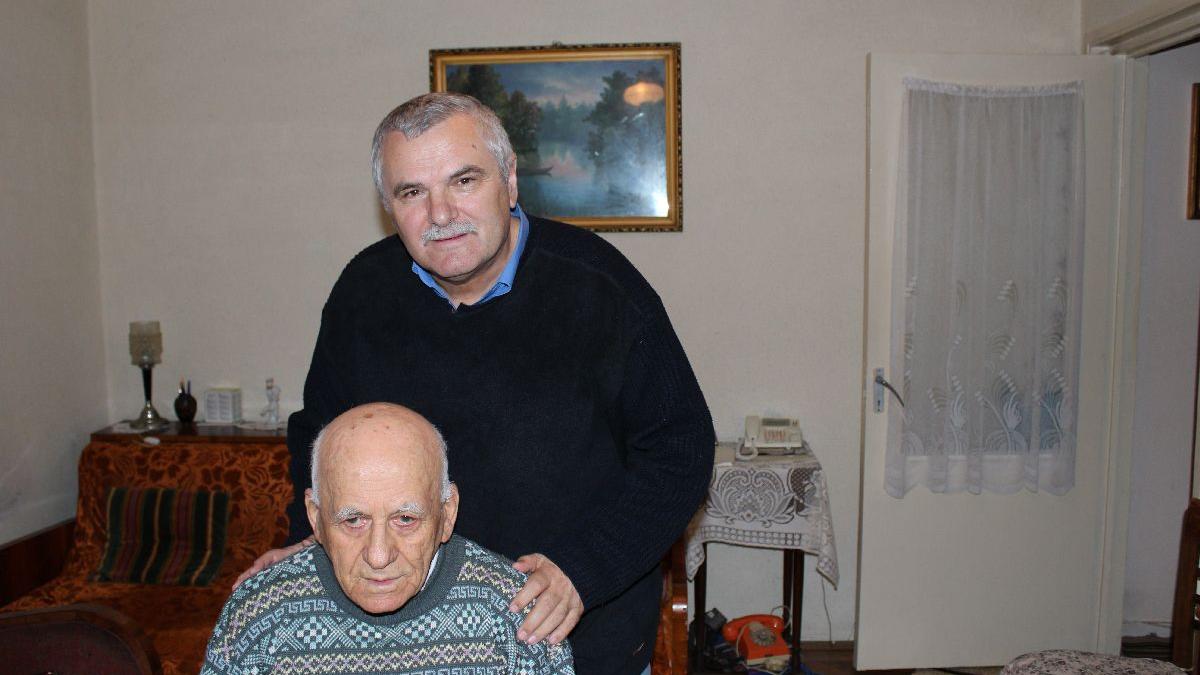 Cartea-spovedanie a unui tată care încearcă să afle cine sunt cei doi fii ai săi