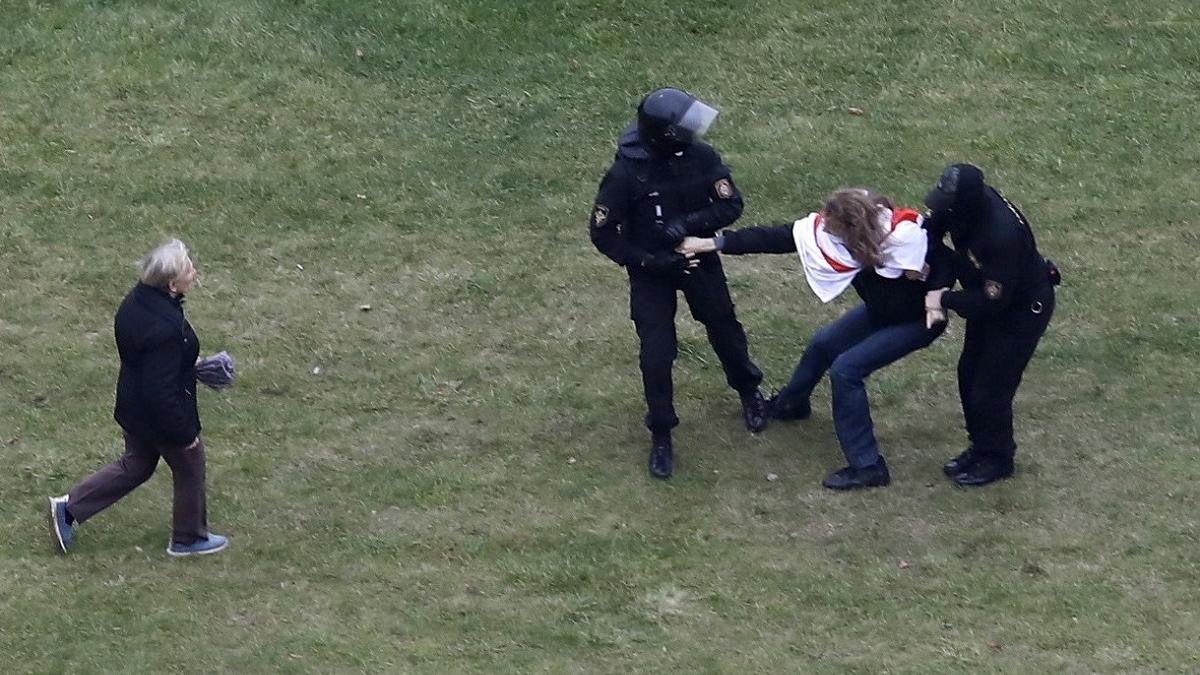 Sute de arestări în Belarus