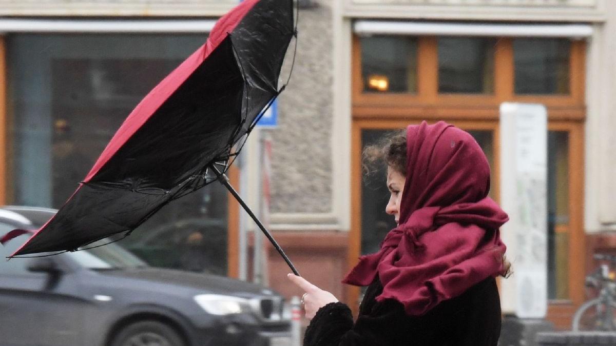 Cod galben de vânt puternic în localități din județele Sibiu, Caraș-Severin și Arad
