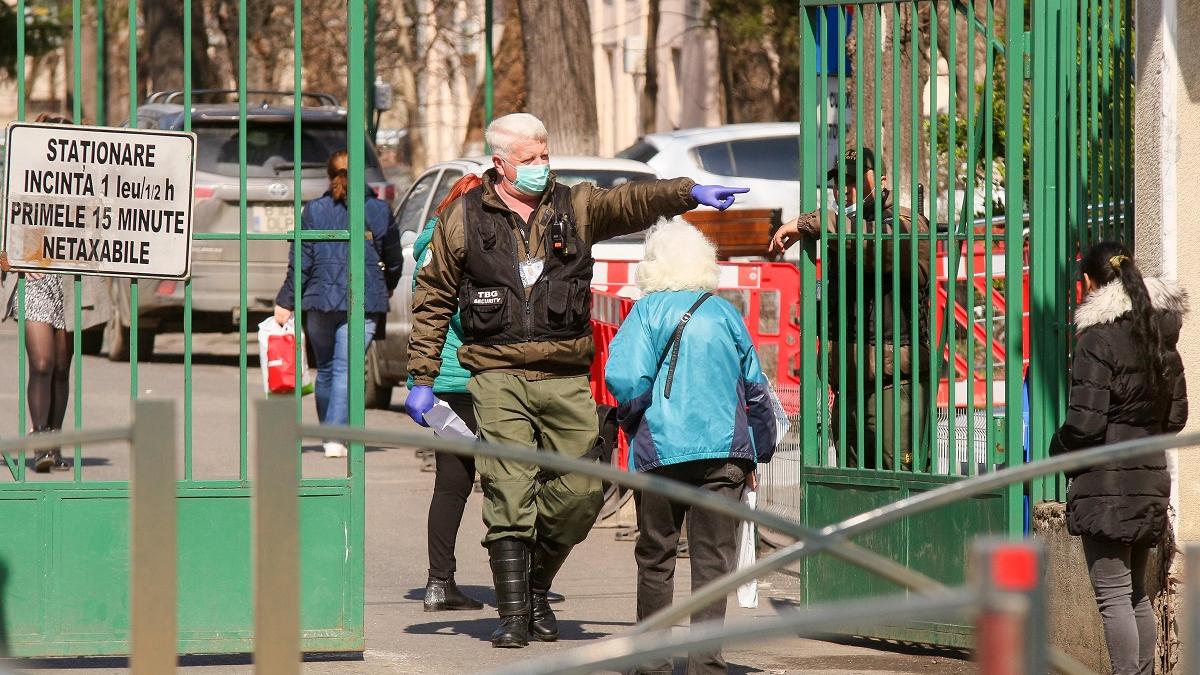 Pacienții cronici, puși din nou pe făraș de autorități 