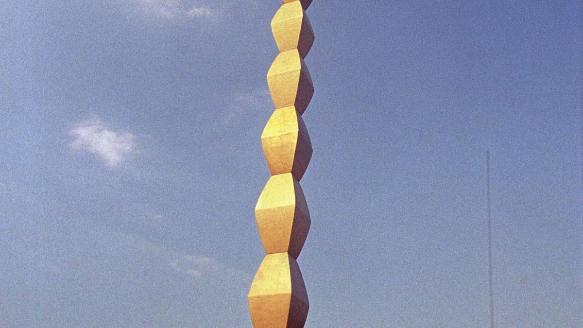 Coloana Infinitului împlinește 82 de ani