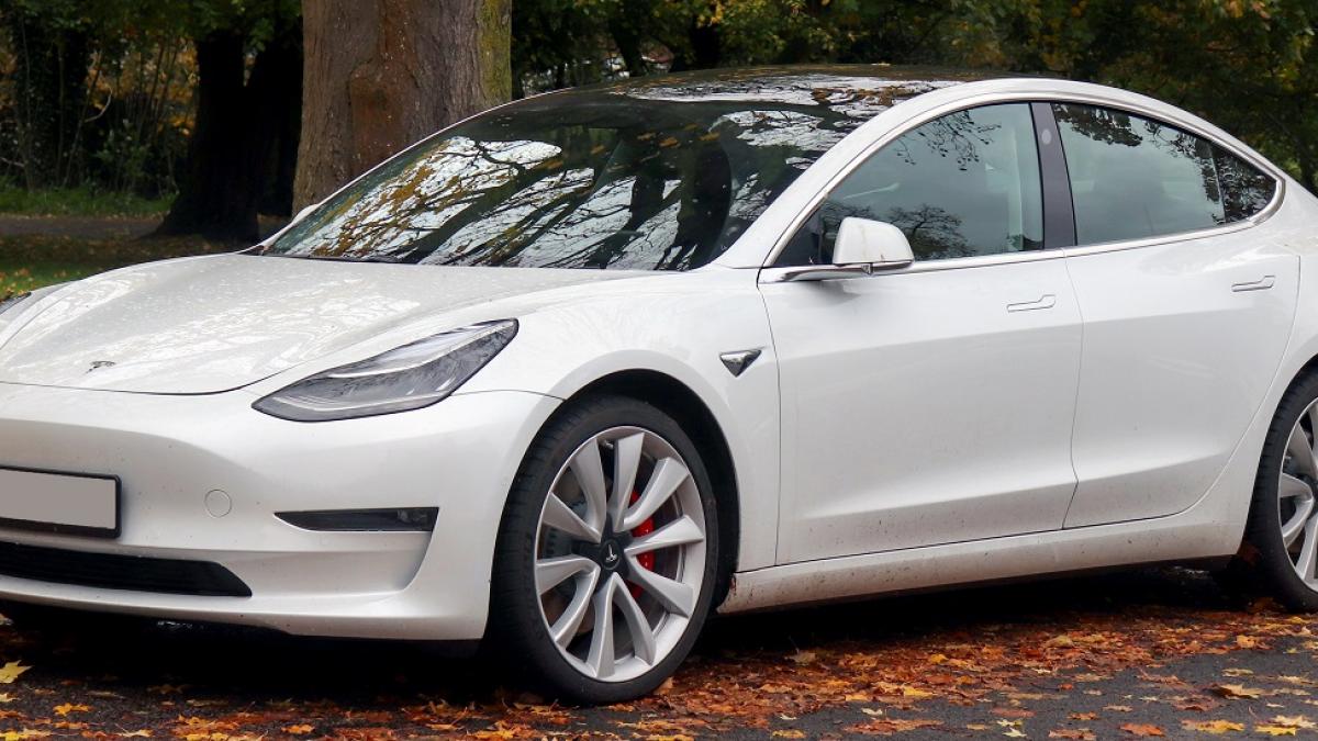 Rechemare record la Tesla