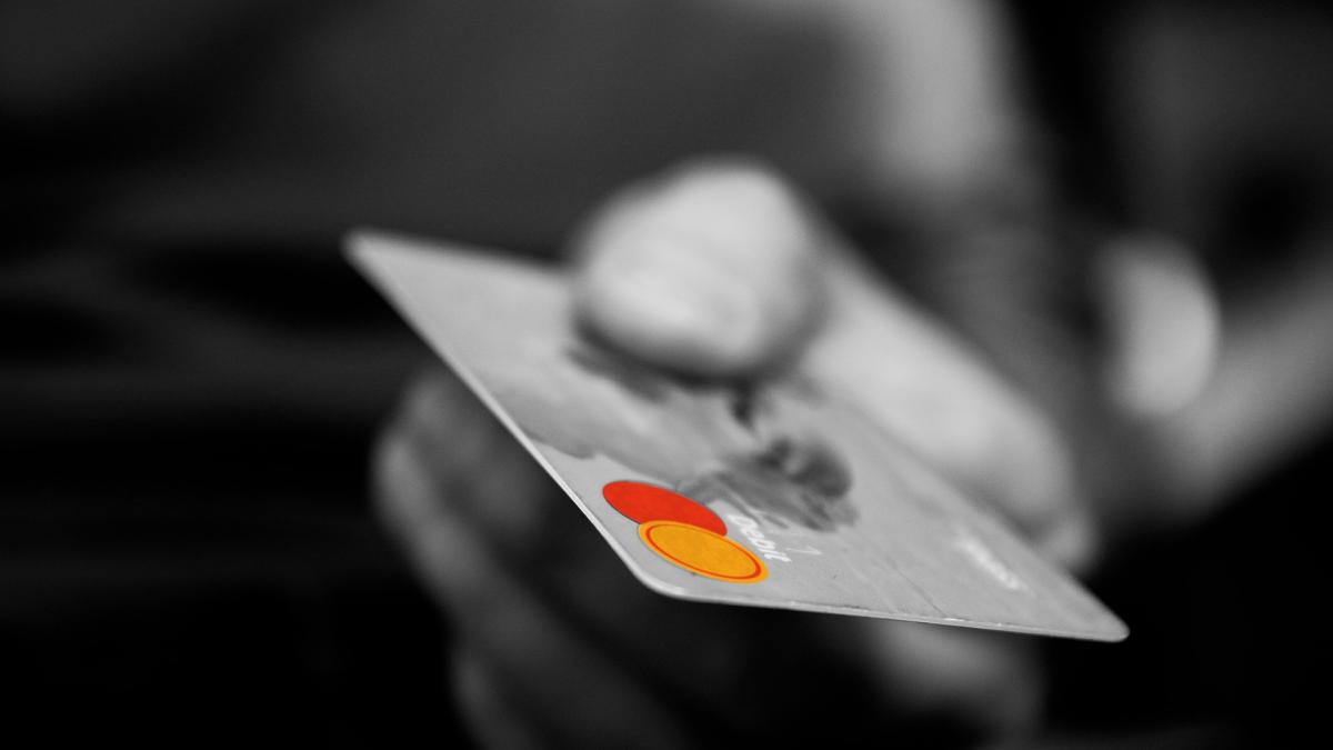 Plățile online cresc spectaculos. Tranzacții de 70 de miliarde de euro
