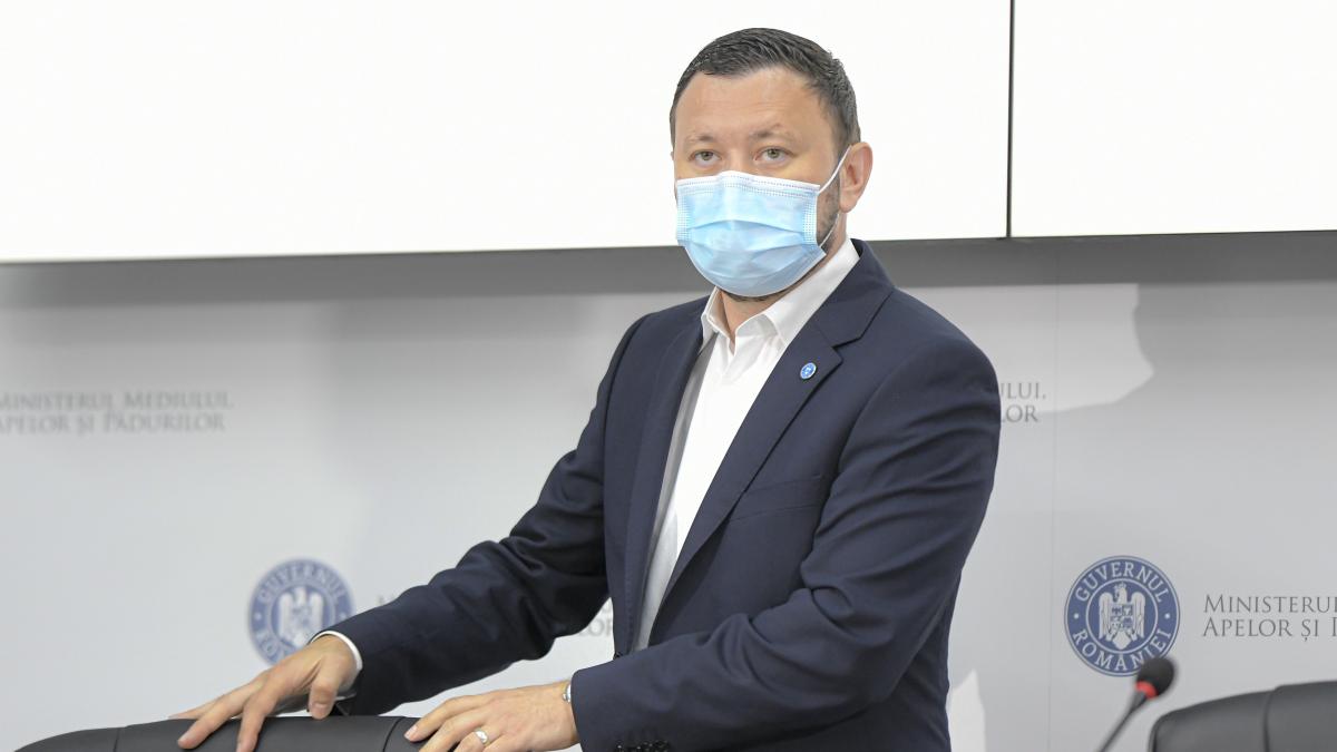 costel alexe a demisionat din functia de ministru al mediului in locul sau a fost desemnat mircea fechet