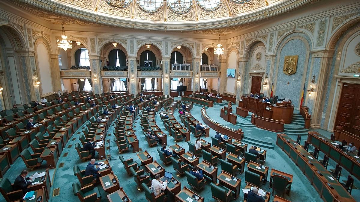 Senatul poate arunca, mâine, în aer alegerile din 6 decembrie