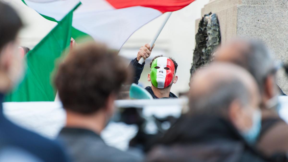 Proteste în Italia faţă de intrarea în carantină totală pe regiuni