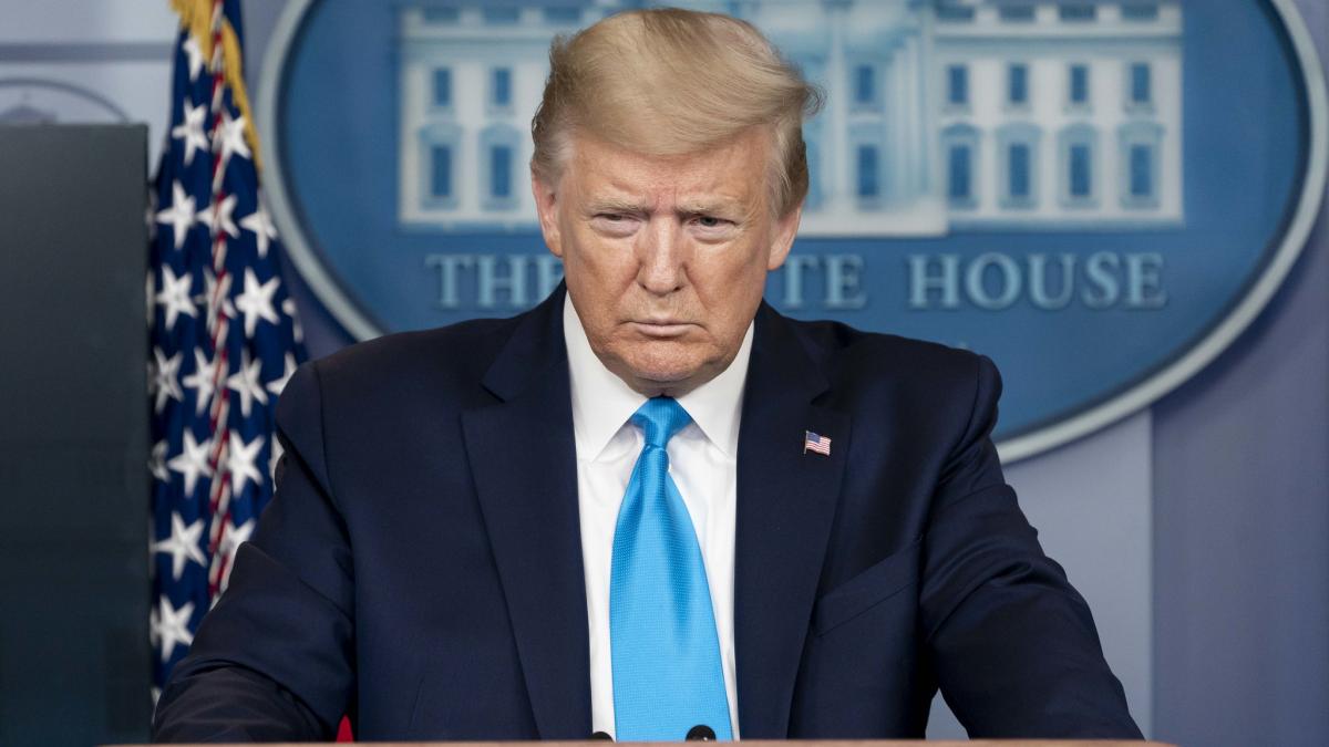 Trump atacă compania Pfizer că a reţinut intenţionat anunţul despre progresul vaccinului