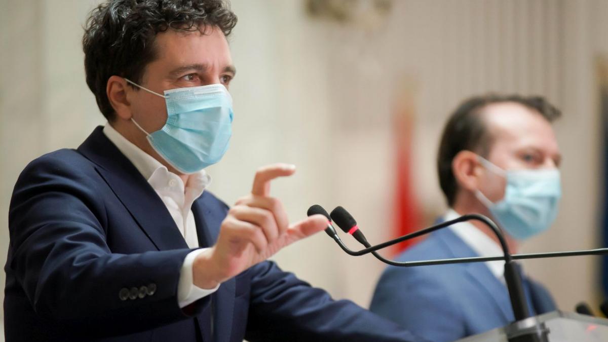 Nicusor Dan vrea să ridice mașinile abandonate din Capitală
