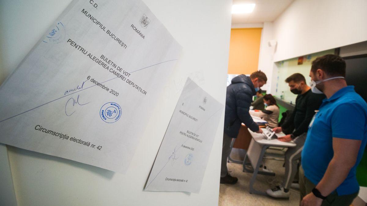 Mulți români nu au putut vota pe liste suplimentare. În București nu s-a putut vota în alt sector. Stupoare la secțiile de votare