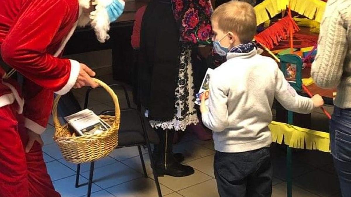 Ateliere de sorcove şi donaţii de jucării