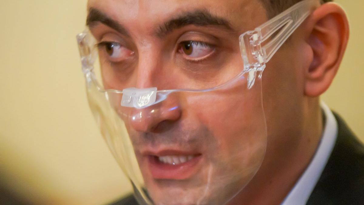 George Simion: „Banii voştri împărţiţi şi România împărţită, România ca o pradă"