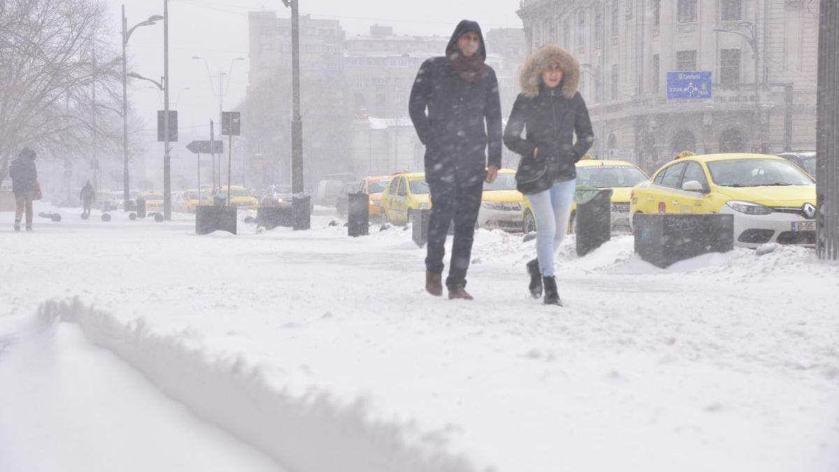 Avertizare de vreme rea până marți dimineața