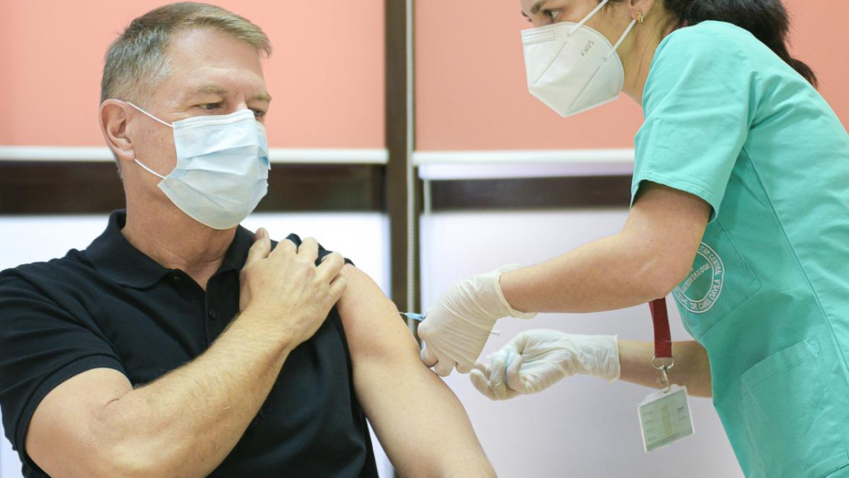 foto video ce spune klaus iohannis dupa ce s a vaccinat